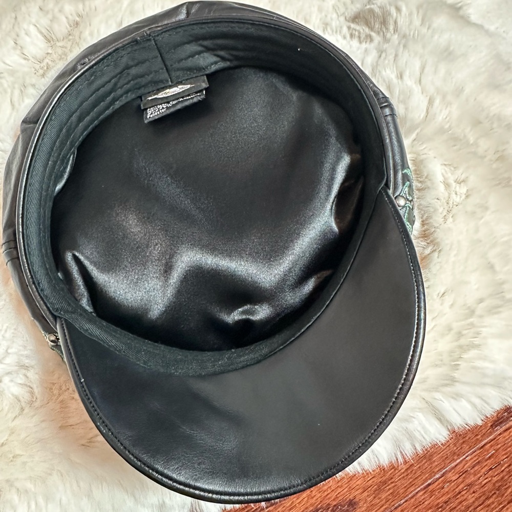 Harley-Davidson Black Womens Leather Cap
( broken brim interior) - Picture 10 of 16